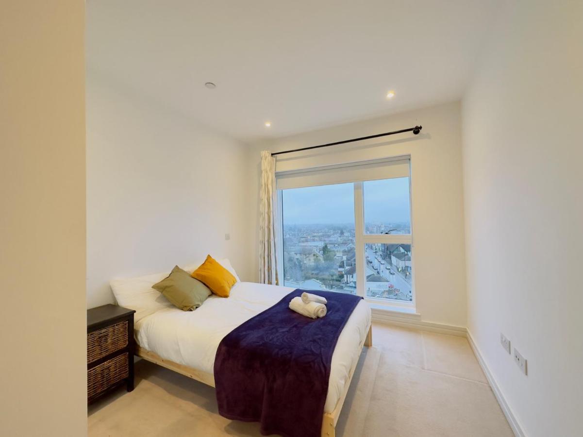 Appartamento Luxurious Comfy Penthouse - Steps To East Croydon Train Station - Views Esterno foto